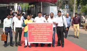 वाढवण बंदर रद्द करा, मुंबई बडोदा हायवेच्या समस्यांबाबत आ. निकोले यांचे विधानभवनात जोरदार आंदोलन