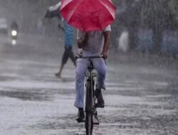 गणेशोत्सवाच्या लगबगीत पावसाचं विघ्न; मुंबई, कोकणात मुसळधार!