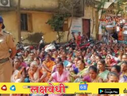 जनवादी संघटनेच्या महिलांच्या ‘हंडा मोर्चा’ने दणाणली पंचायत समिती