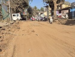 पालघर घोटी राष्ट्रीय महामार्गाचा भाग विक्रमगड नगरपंचायत समितीने उखडला; रस्ता पूर्ववत करून देण्याचे आदेश