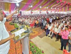 महाराष्ट्राच्या राजकारणात खळबळ! आणखी एक राजकीय घराणं फुटलं; भाऊ आणि भाच्याने ठोकला रामराम