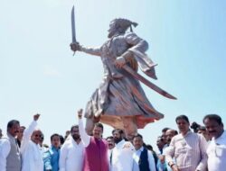 छत्रपती शिवरायांच्या कर्तृत्वाला साजेसा पुतळा; राजकोट किल्ल्यावर मुख्यमंत्री फडणवीस यांनी केलं पूजन