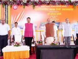 एक हजार रेल्वे स्थानकांचा विकास विमानतळासारखा : देवेंद्र फडणवीस