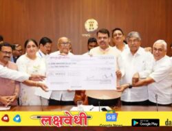 अतिवृष्टीग्रस्त शेतकरी बांधवांसाठी २ कोटींची मदत; मुख्यमंत्री देवेंद्र फडणवीस यांना निधी सुपूर्त