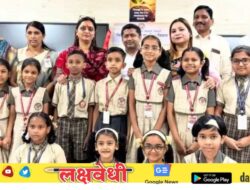 मुंबईतील शाळांना ५० डिजिटल बोर्डचे मोफत वितरण